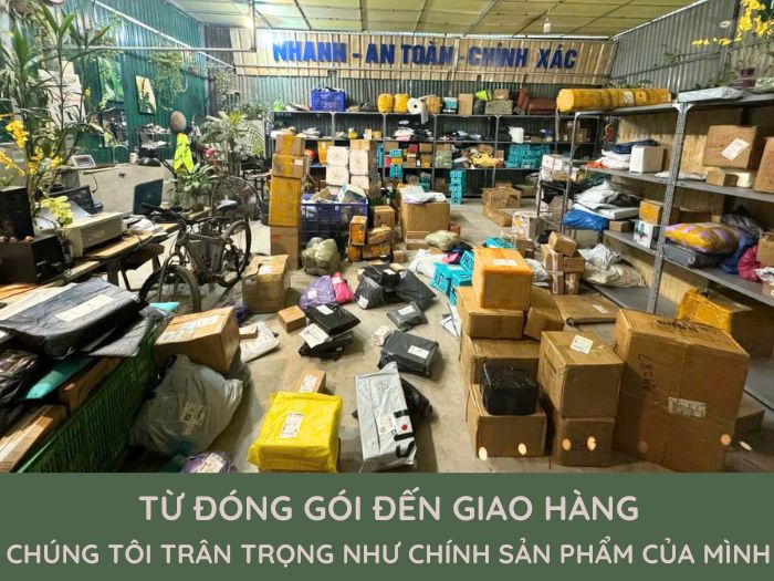 hình ảnh kho tại Amazing, với những kiện hàng được đóng gói cẩn thận chuẩn bị xuất đi TQ